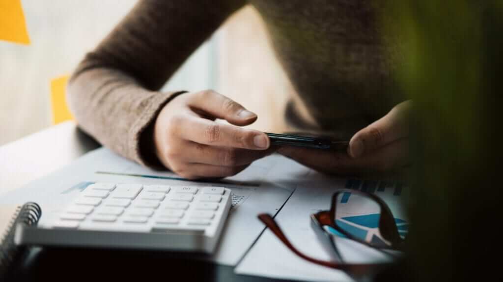 tax consultant