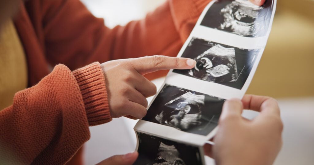 How does online sperm donation work under UK law?