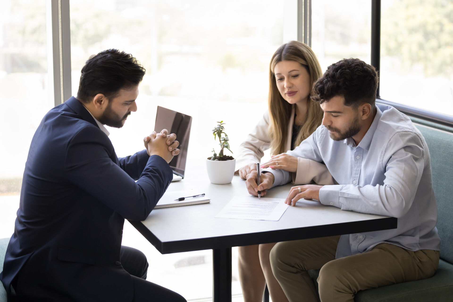 Couple getting a prenuptial agreement 